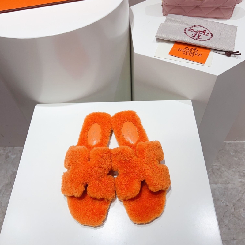 H**mes slippers